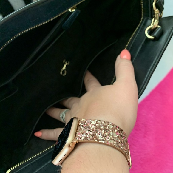 Beautiful Quilted Michael Kors Selma Satchel - Picture 5 of 8